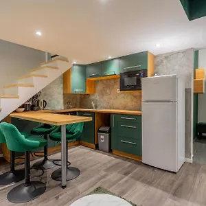 Full Equipment Designed In The Heart Of For 4 People Appartamento